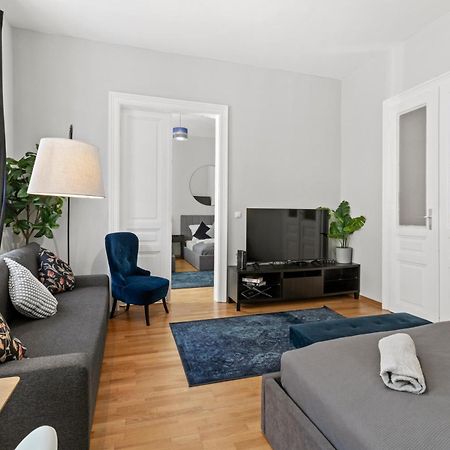 Three Bedrooms - 69 M² - 4 Min To U4 Metro Station Wenen Buitenkant foto