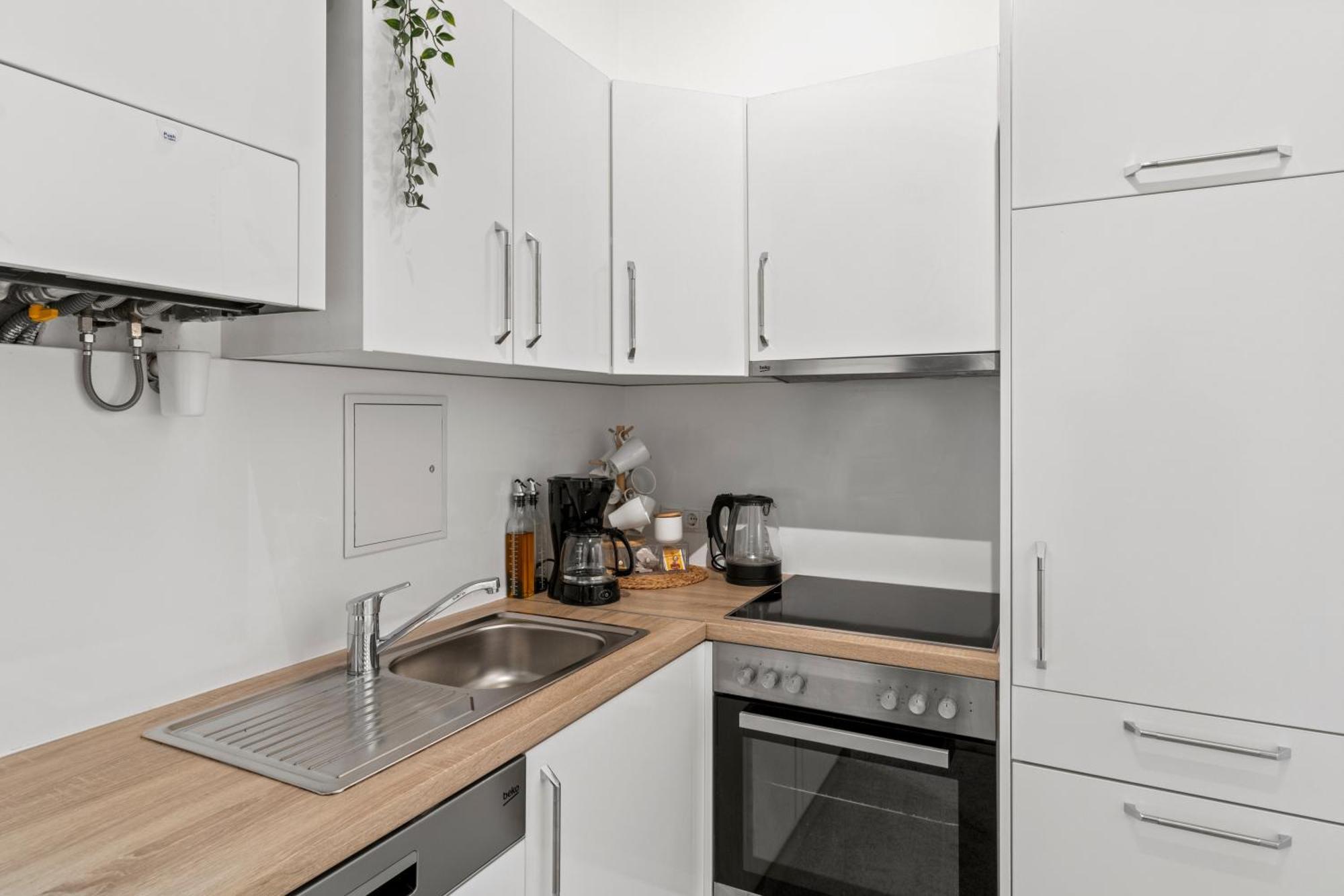 Three Bedrooms - 69 M² - 4 Min To U4 Metro Station Wenen Buitenkant foto
